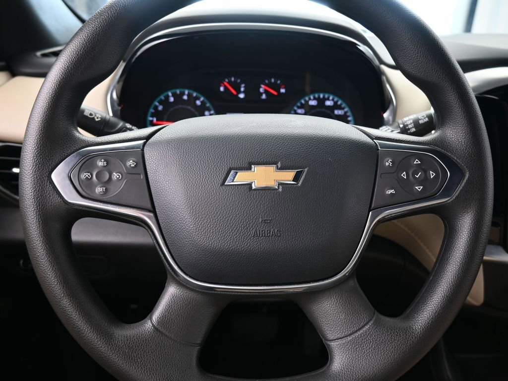 Used 2023 Chevrolet Traverse LS image 26