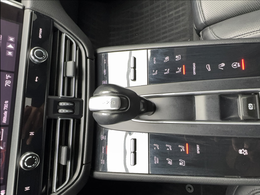 Used 2023 Porsche Macan AWD/4WD image 48