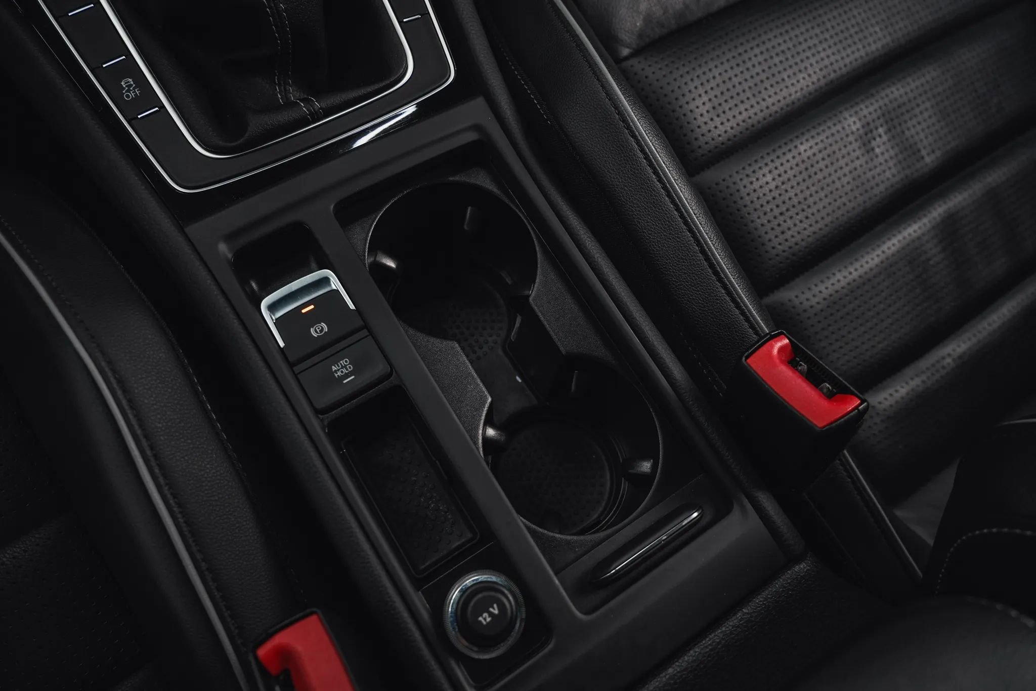 Used 2018 Volkswagen Golf R 4-Door image 59