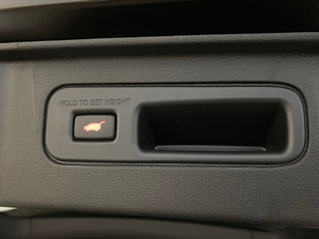 Used 2025 Honda Pilot EX-L image 10