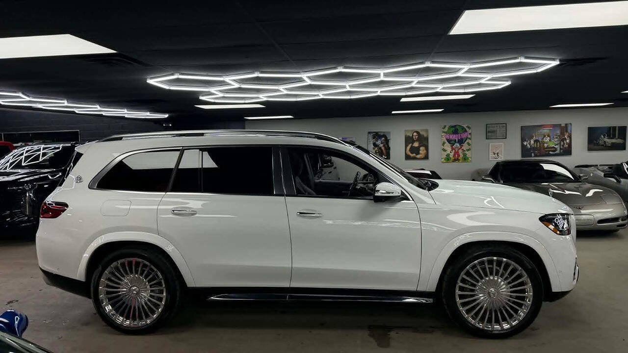 Used 2026 Mercedes-Benz Maybach GLS 600 4MATIC image 4
