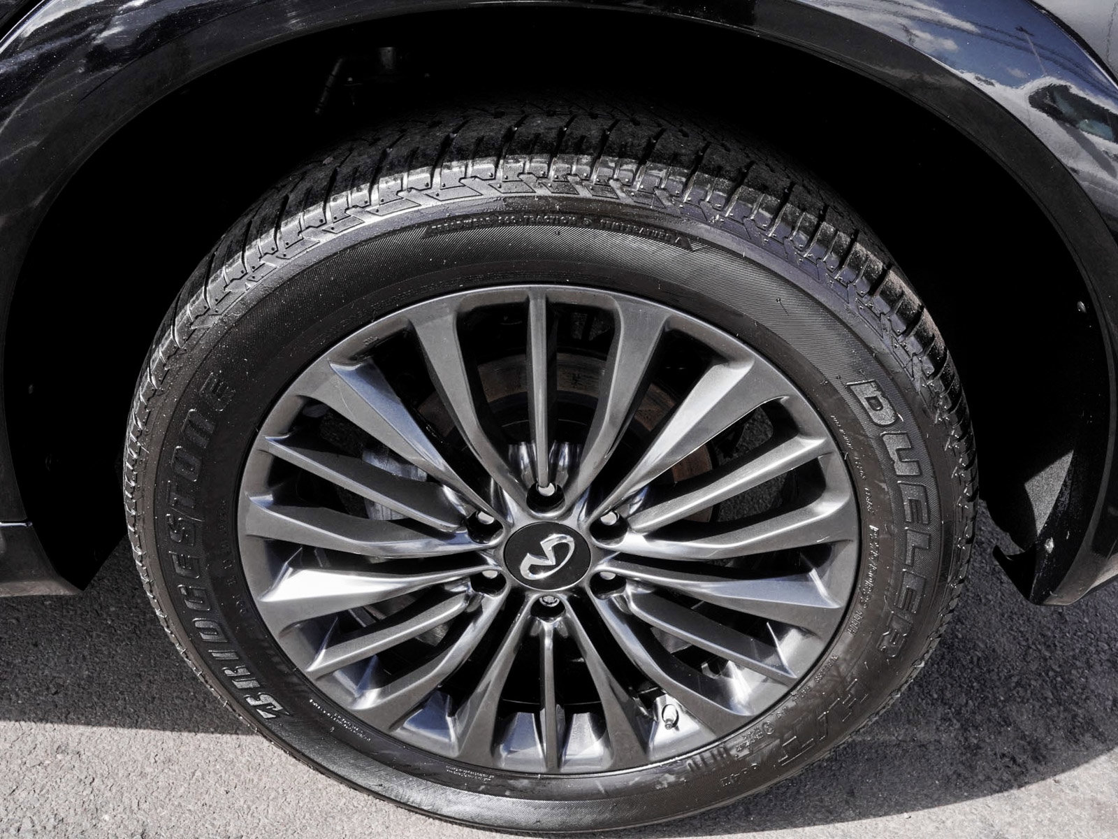 Used 2024 INFINITI QX80 Sensory AWD/4WD image 13