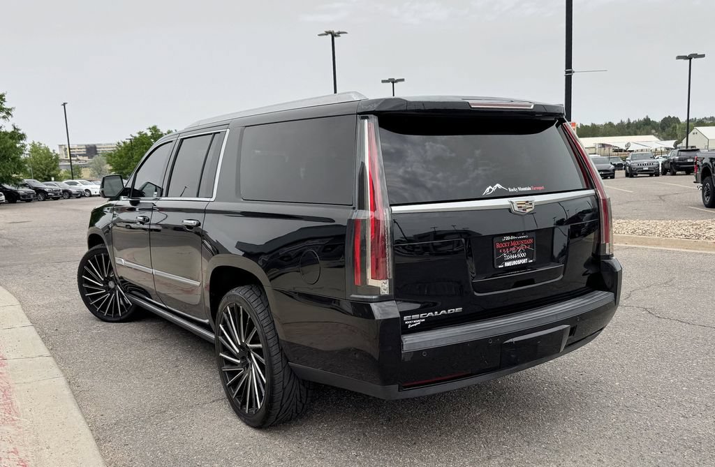 Used 2017 Cadillac Escalade ESV Premium Luxury AWD/4WD image 6