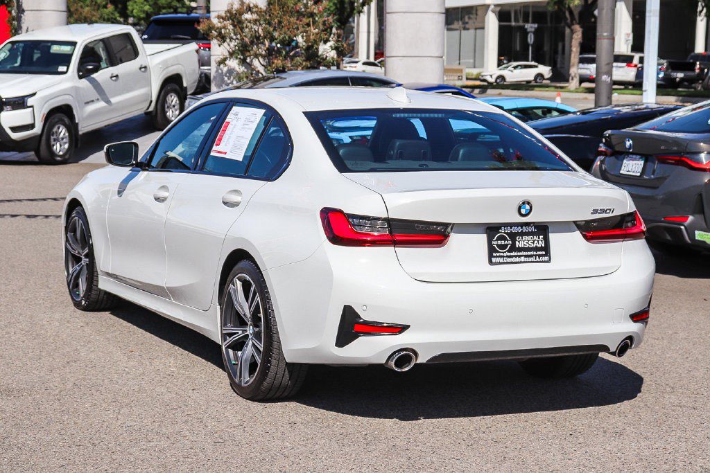 Used 2022 BMW 330i Sedan w/ Driving Assistance Package RWD image 6