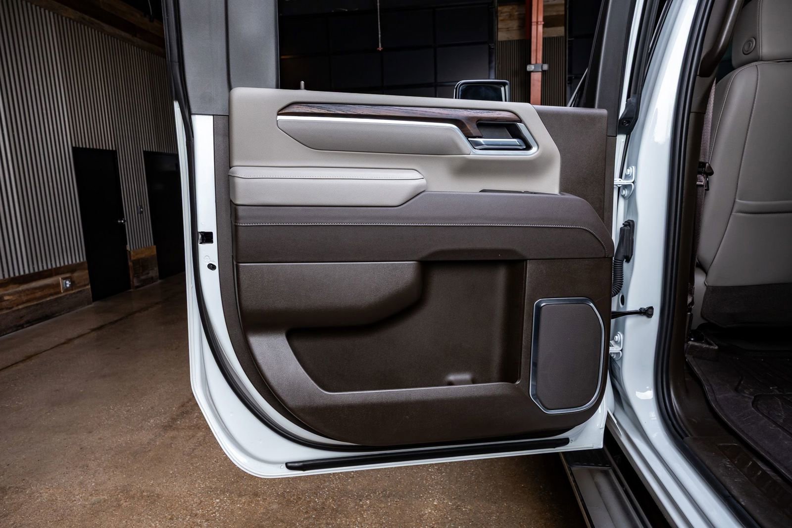 Used 2025 GMC Sierra 2500 SLT image 38