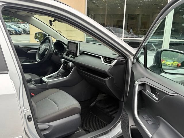 Used 2025 Toyota RAV4 XLE AWD/4WD image 27