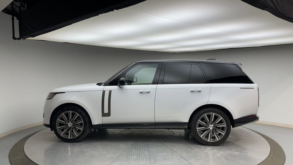 Used 2023 Land Rover Range Rover SE image 5