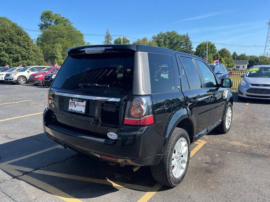 Used 2013 Land Rover LR2 HSE LUX image 6