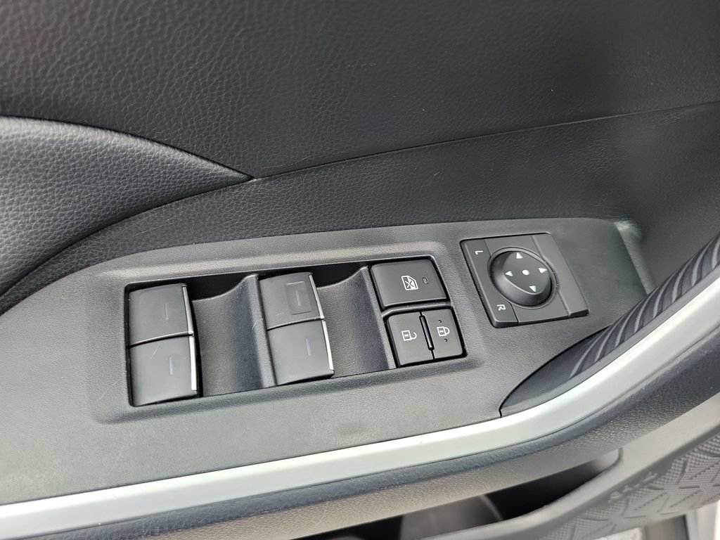 Used 2025 Toyota RAV4 XLE w/ Convenience Package FWD image 20