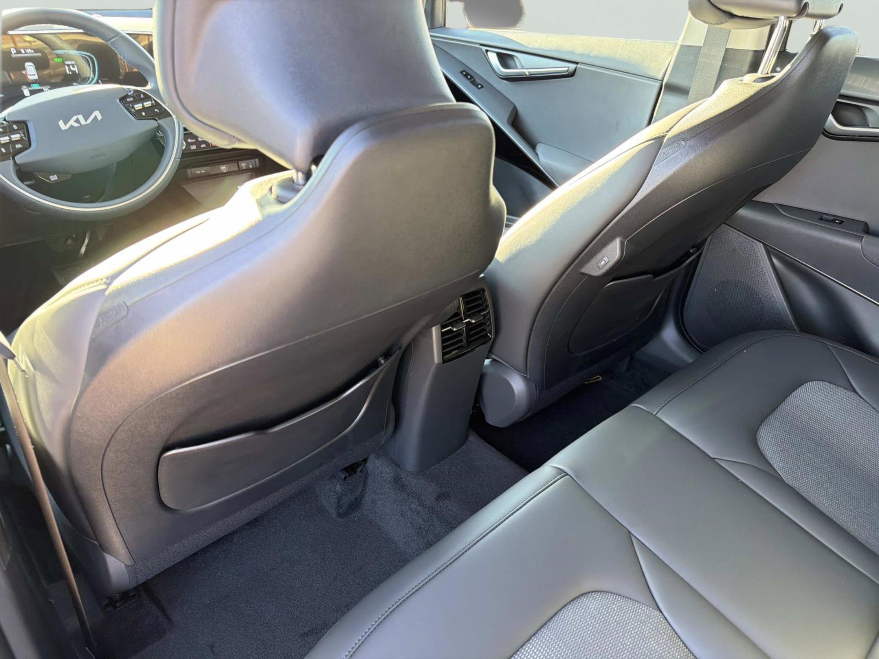 New 2026 Kia Niro EX FWD image 10