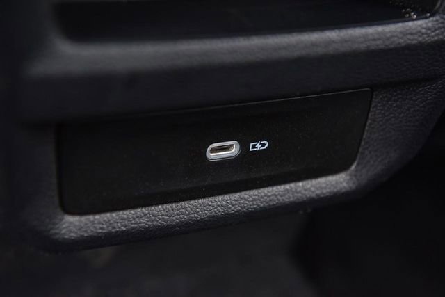 Certified 2023 Volkswagen Taos SE w/ Panoramic Sunroof Package image 25