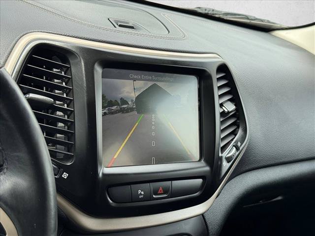 Used 2018 Jeep Cherokee Limited AWD/4WD image 15