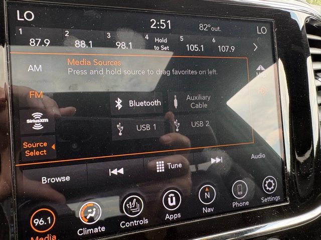 Used 2020 Jeep Grand Cherokee Altitude AWD/4WD image 6