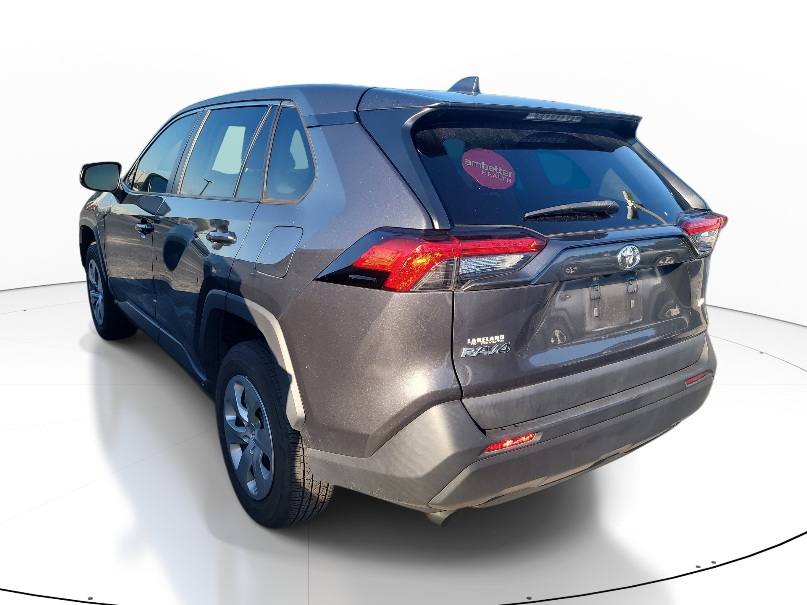 Used 2022 Toyota RAV4 LE FWD image 5