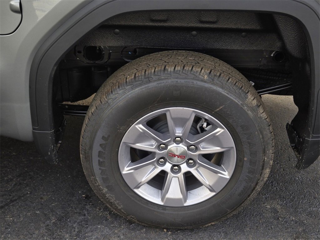 New 2026 GMC Sierra 1500 SLE image 8