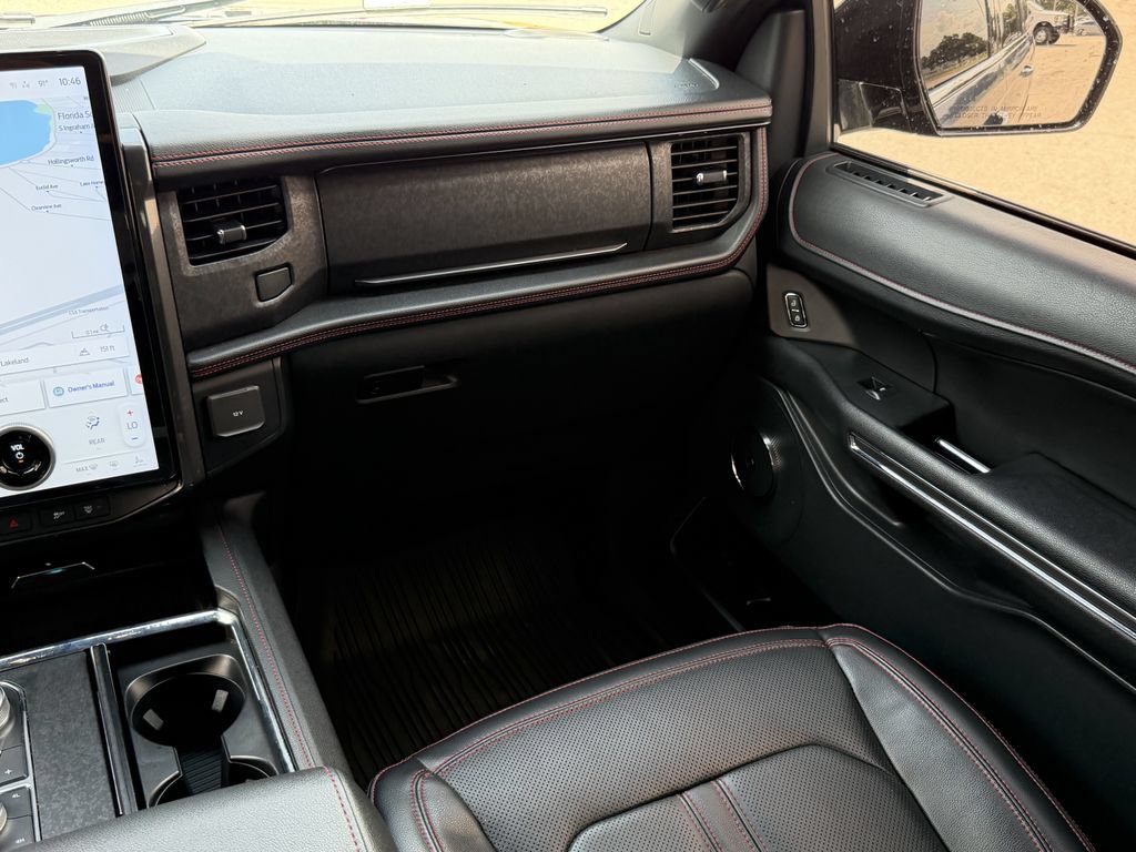 Used 2022 Ford Expedition Limited AWD/4WD image 15