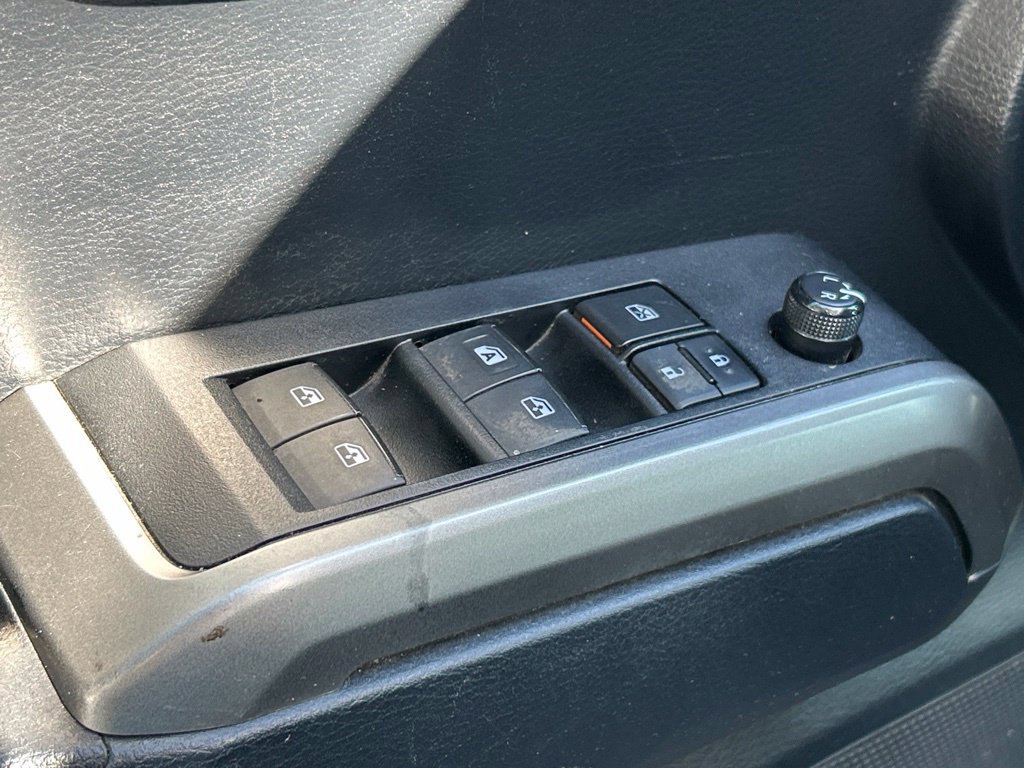 Used 2019 Toyota Tacoma SR5 AWD/4WD image 18