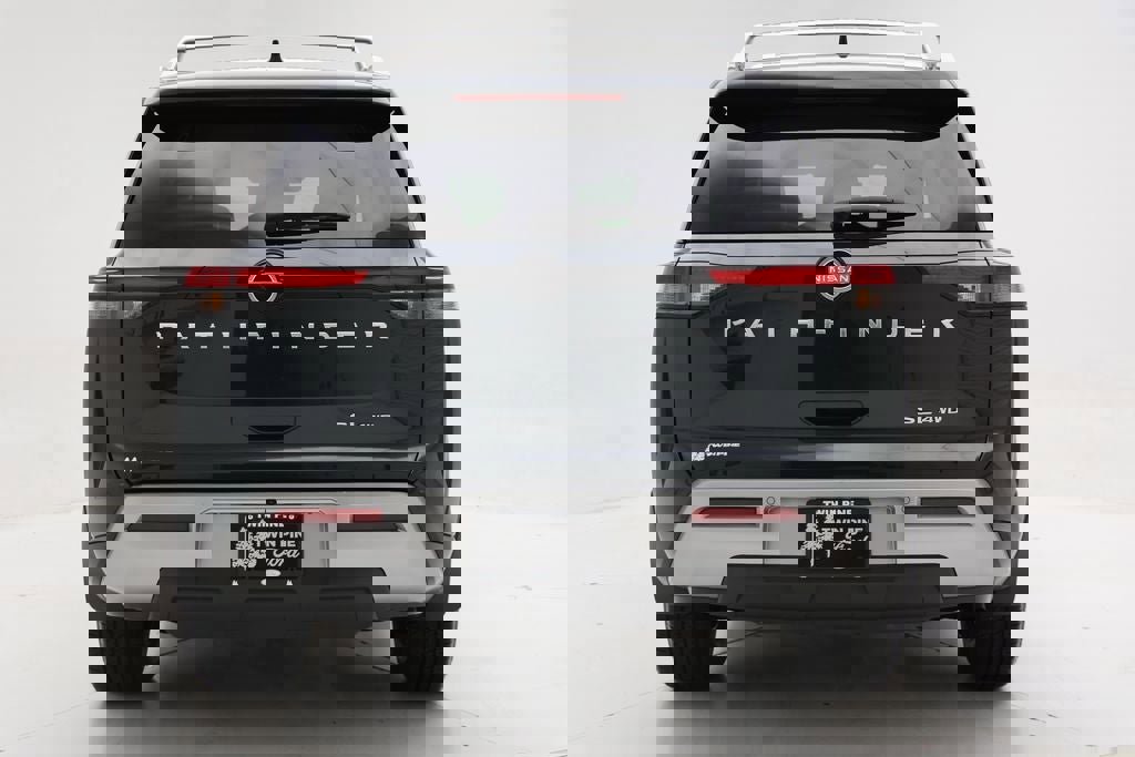 Used 2023 Nissan Pathfinder SL w/ Cargo Package AWD/4WD image 7