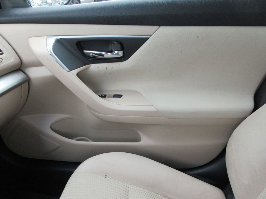 Used 2015 Nissan Altima 2.5 S w/ Power Driver Seat Package image 29