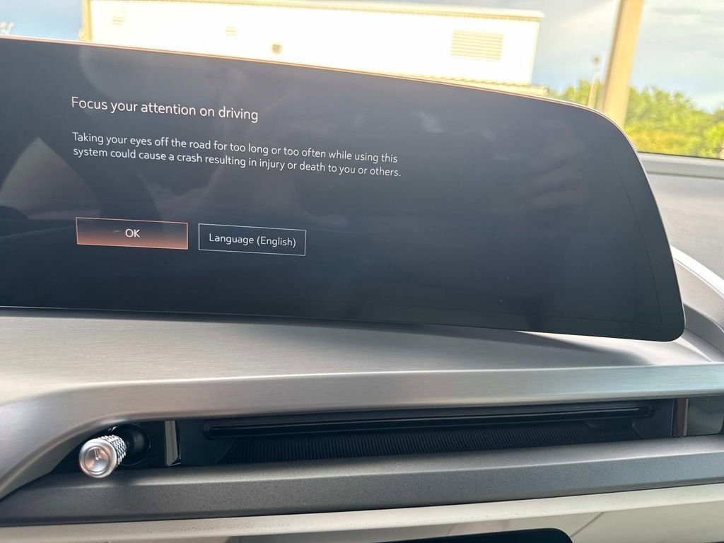 New 2026 Cadillac Vistiq Luxury image 22