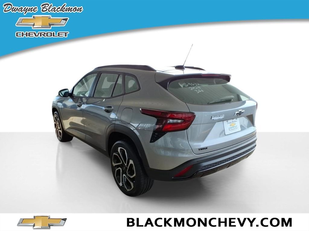 Used 2024 Chevrolet Trax RS w/ Driver Confidence Package FWD image 5