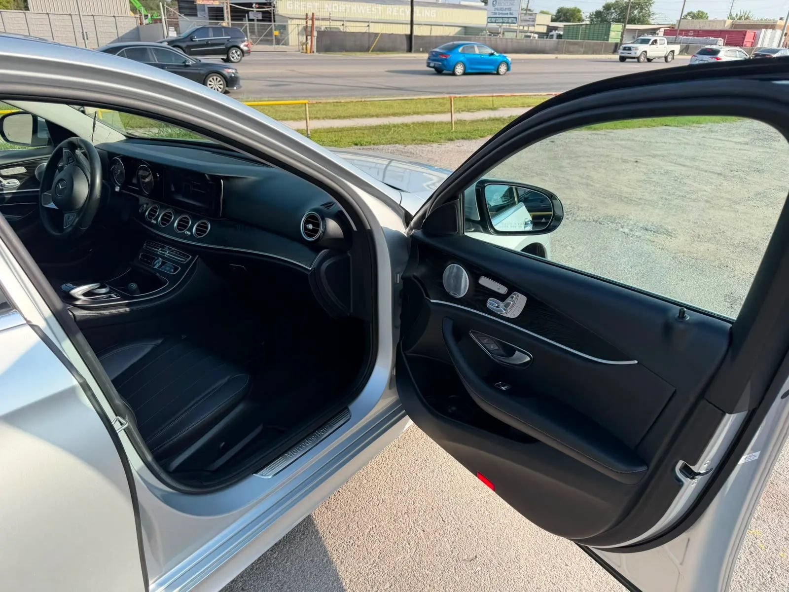 Used 2018 Mercedes-Benz E 300 image 10