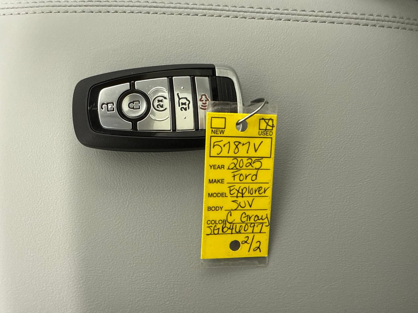 Used 2025 Ford Explorer Platinum w/ Ultimate Package AWD/4WD image 38