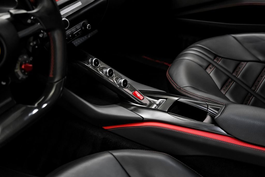 Used 2019 Ferrari 812 Superfast RWD image 26