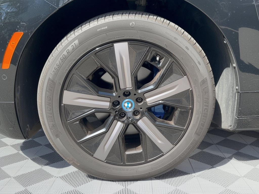 Used 2024 BMW iX xDrive50 w/ Sport Package AWD/4WD image 13