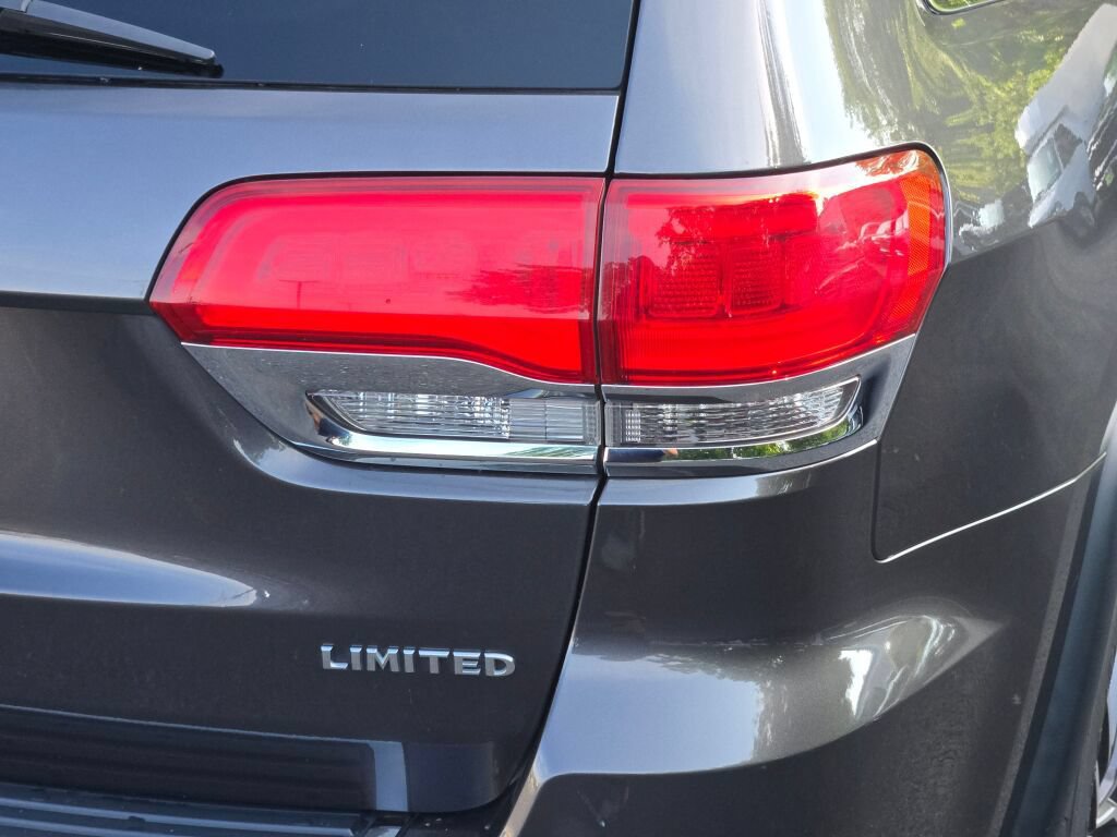 Used 2019 Jeep Grand Cherokee Limited AWD/4WD image 5