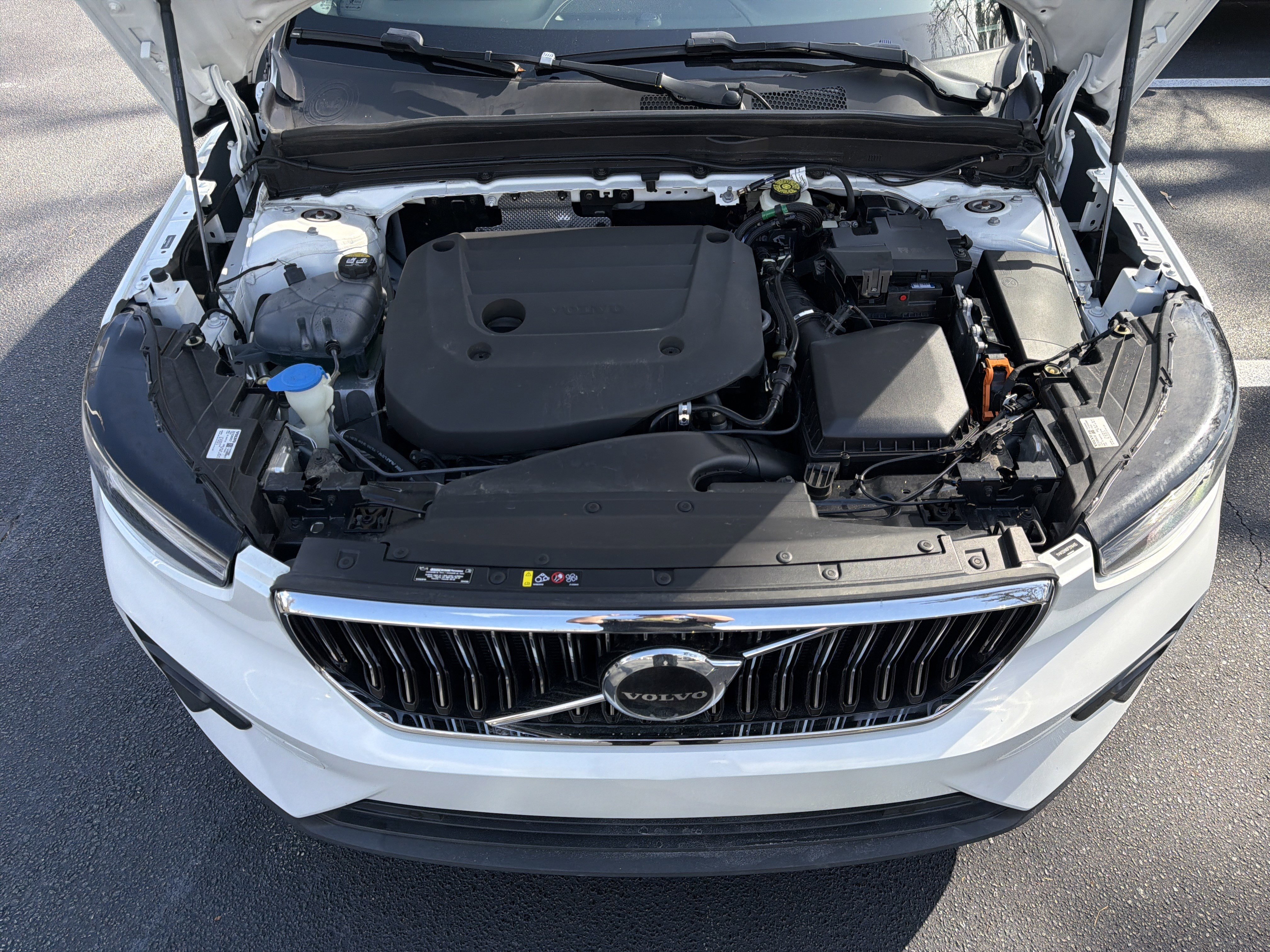 Certified 2023 Volvo XC40 B4 Plus w/ Driver Assist Package image 36