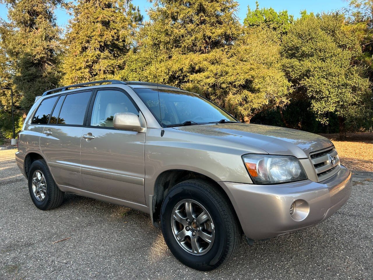 Used 2004 Toyota Highlander 4WD V6 w/ Preferred Pkg image 11