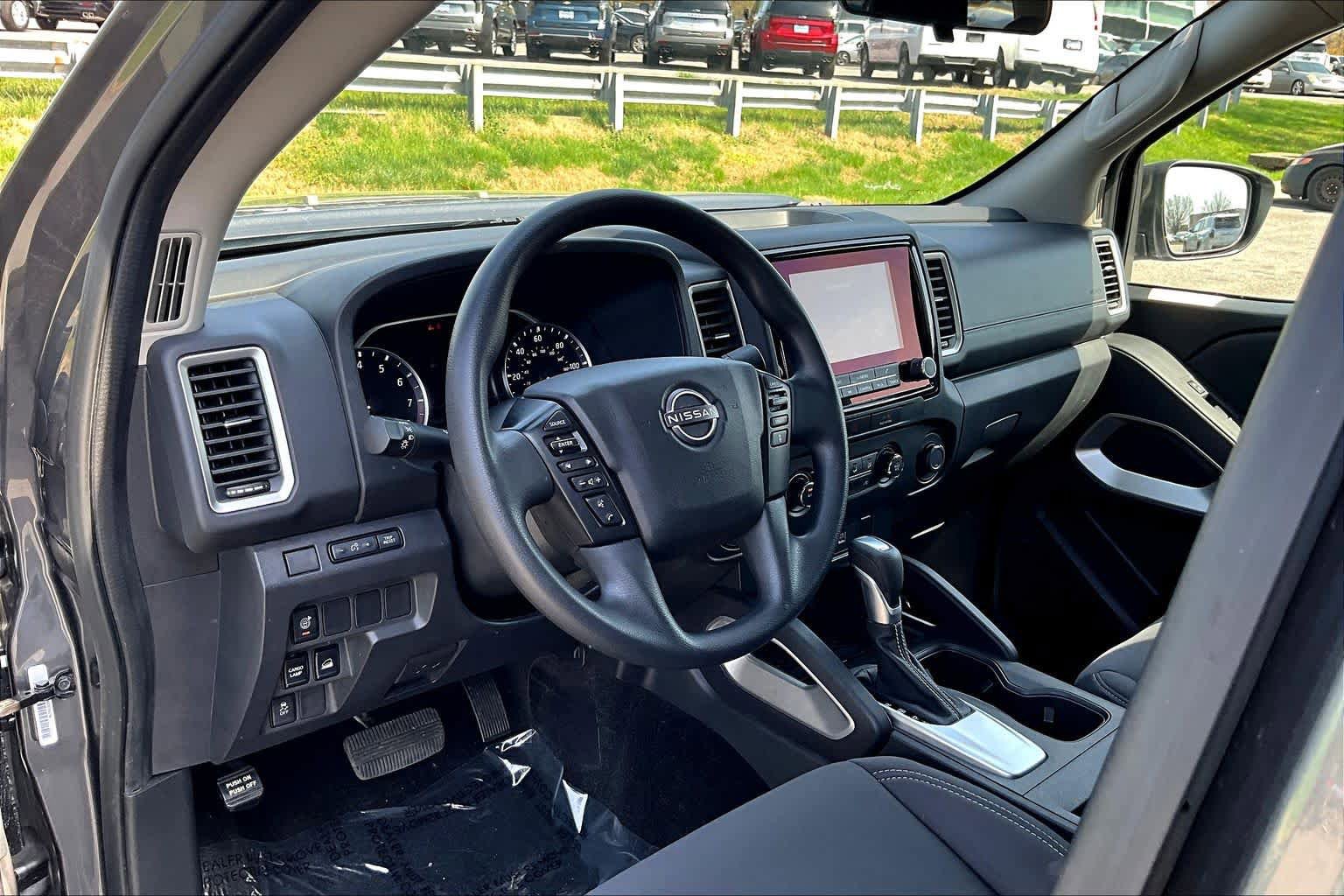 Used 2023 Nissan Frontier SV w/ Technology Package image 17