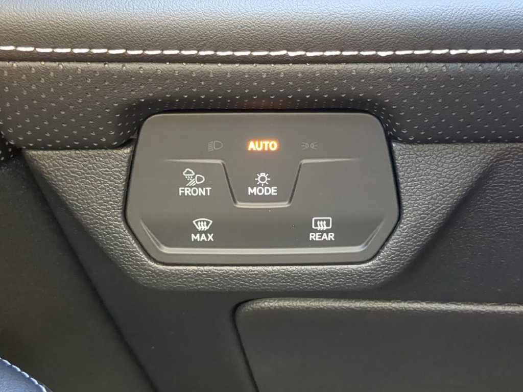 New 2026 Volkswagen Atlas SE FWD image 28