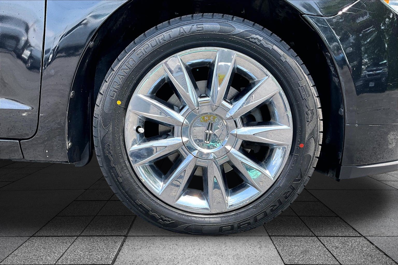 Used 2011 Lincoln MKZ FWD image 8