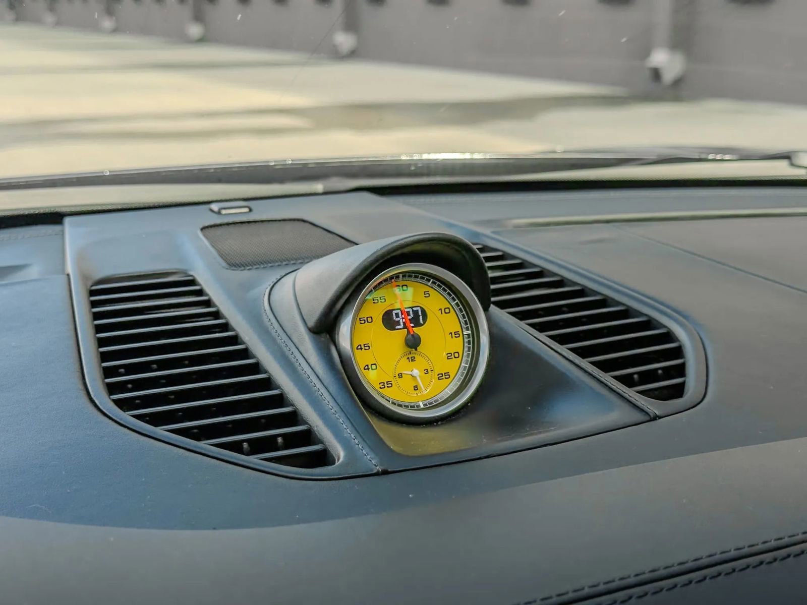 Used 2015 Porsche 911 Turbo S AWD/4WD image 32