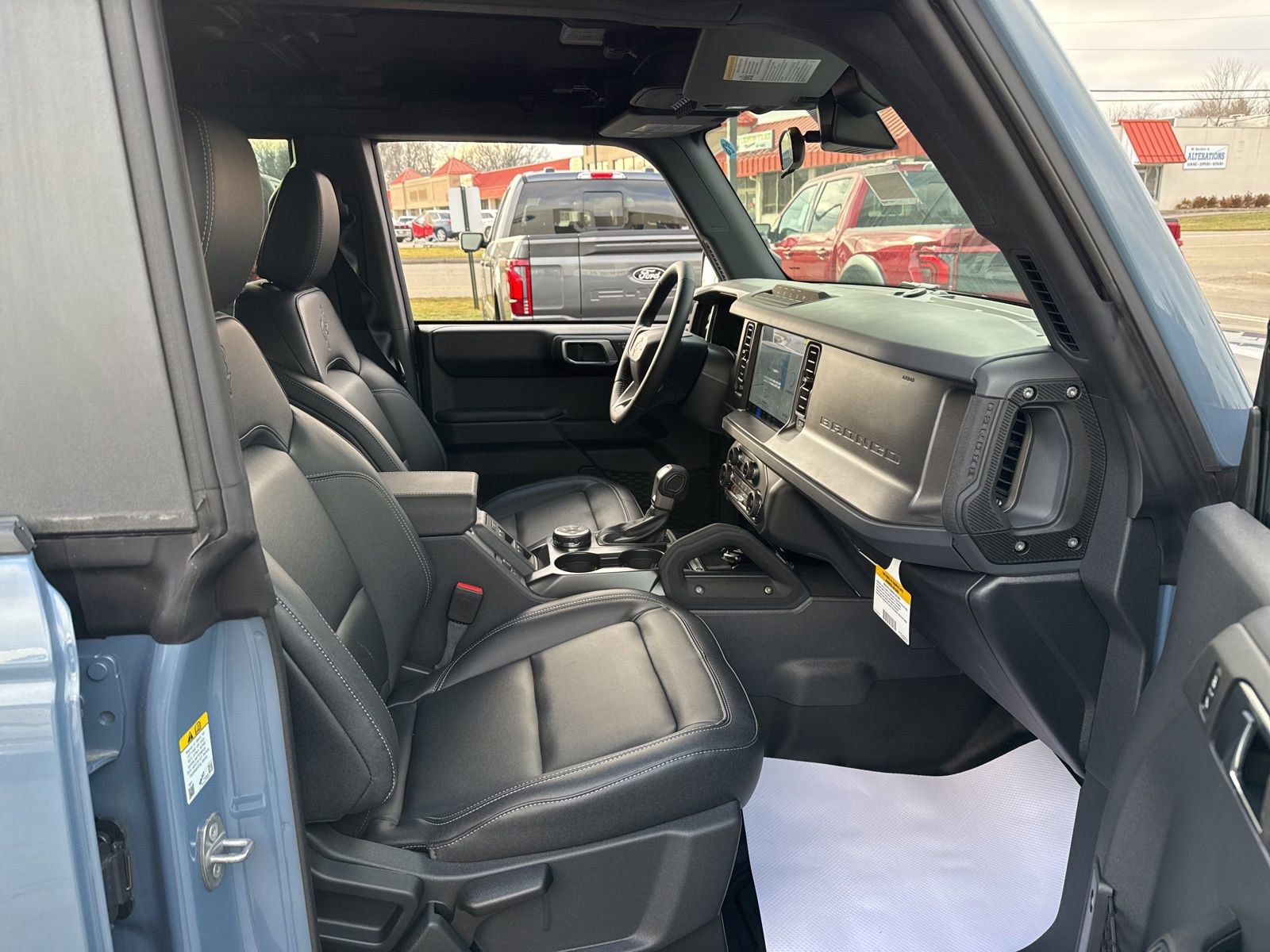 New 2025 Ford Bronco Badlands image 28