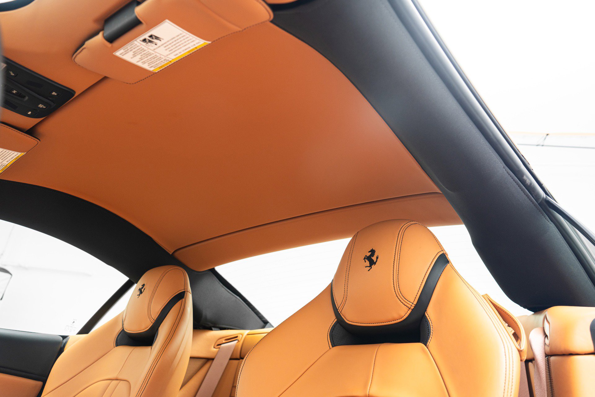 Used 2015 Ferrari California T image 31