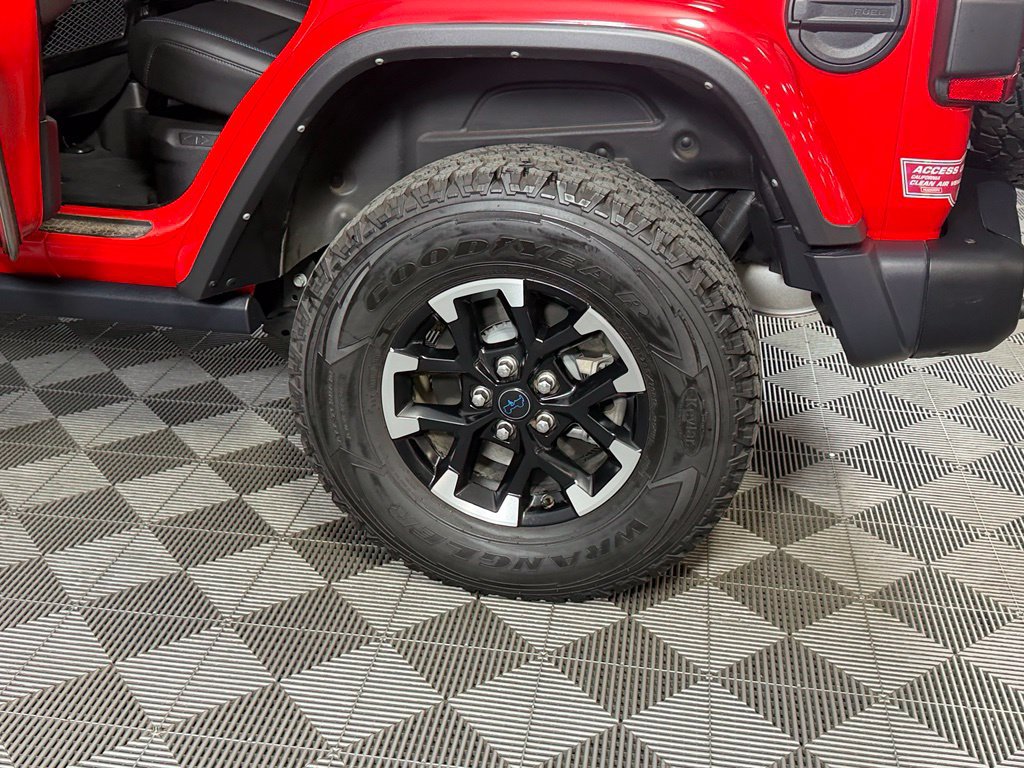 Used 2024 Jeep Wrangler Unlimited Rubicon 4xe AWD/4WD image 16