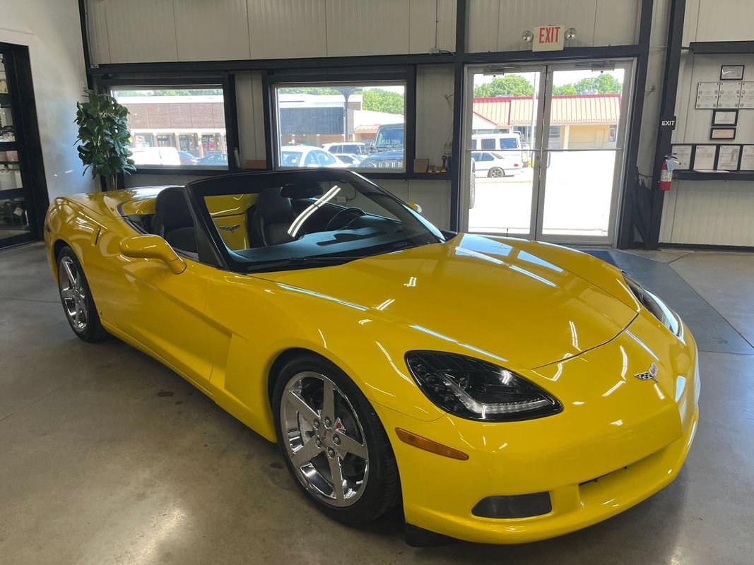 Used 2007 Chevrolet Corvette Convertible w/ Preferred Equipment Group RWD image 21