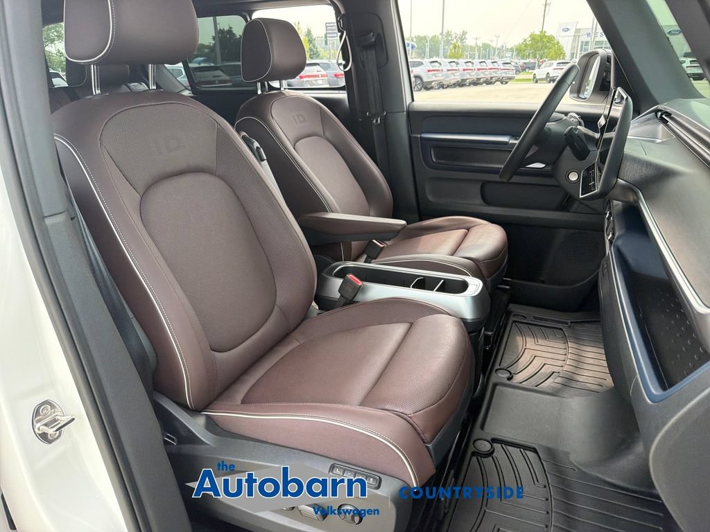 Certified 2025 Volkswagen ID. Buzz Pro S RWD image 27