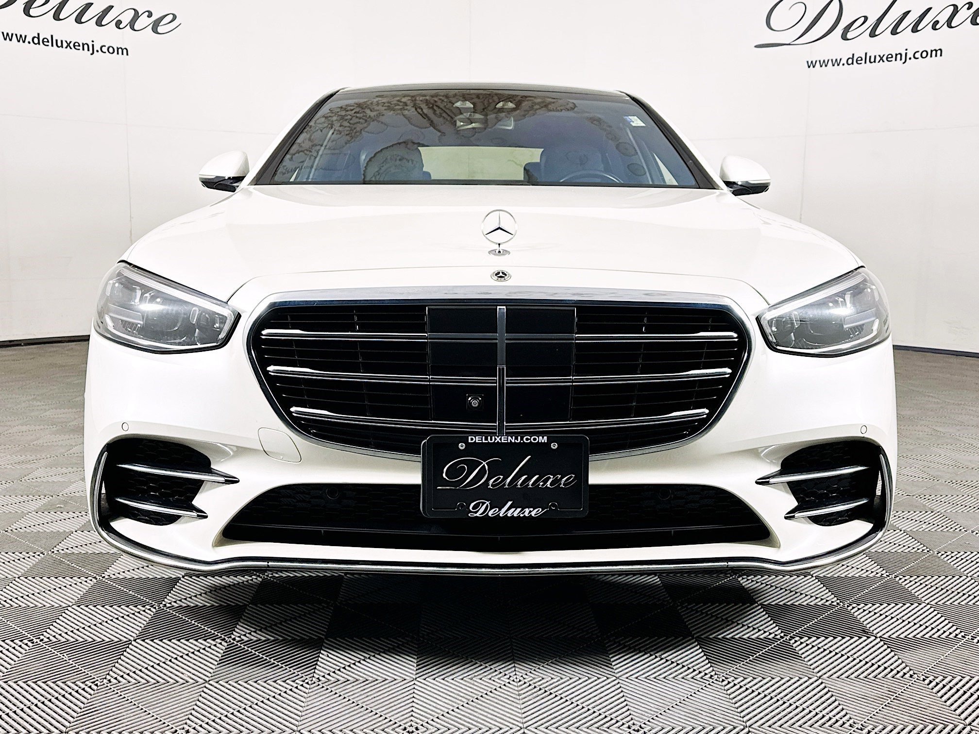Used 2023 Mercedes-Benz S 580 4MATIC Sedan image 2