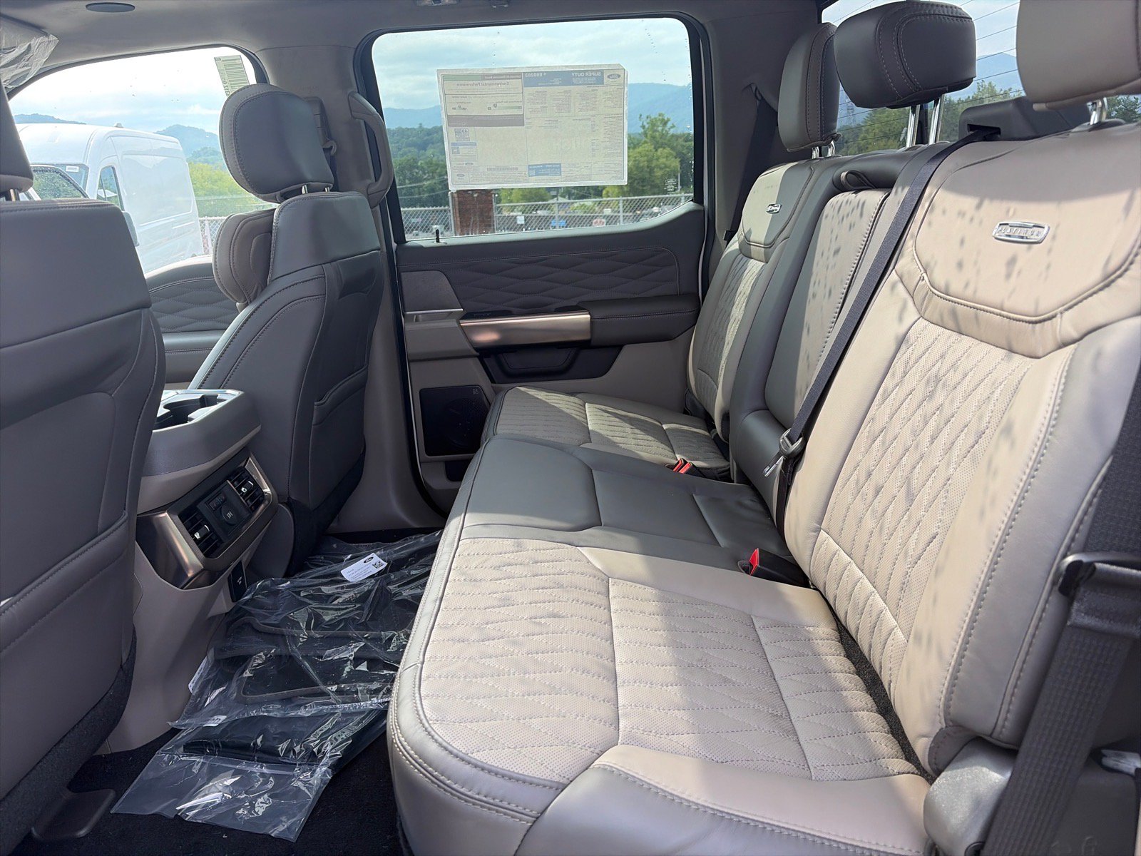 New 2026 Ford F250 Platinum w/ Platinum Plus Package AWD/4WD image 19