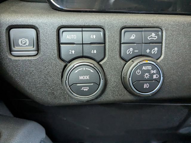 Used 2025 Chevrolet Silverado 2500 LT w/ Trail Boss Package AWD/4WD image 5