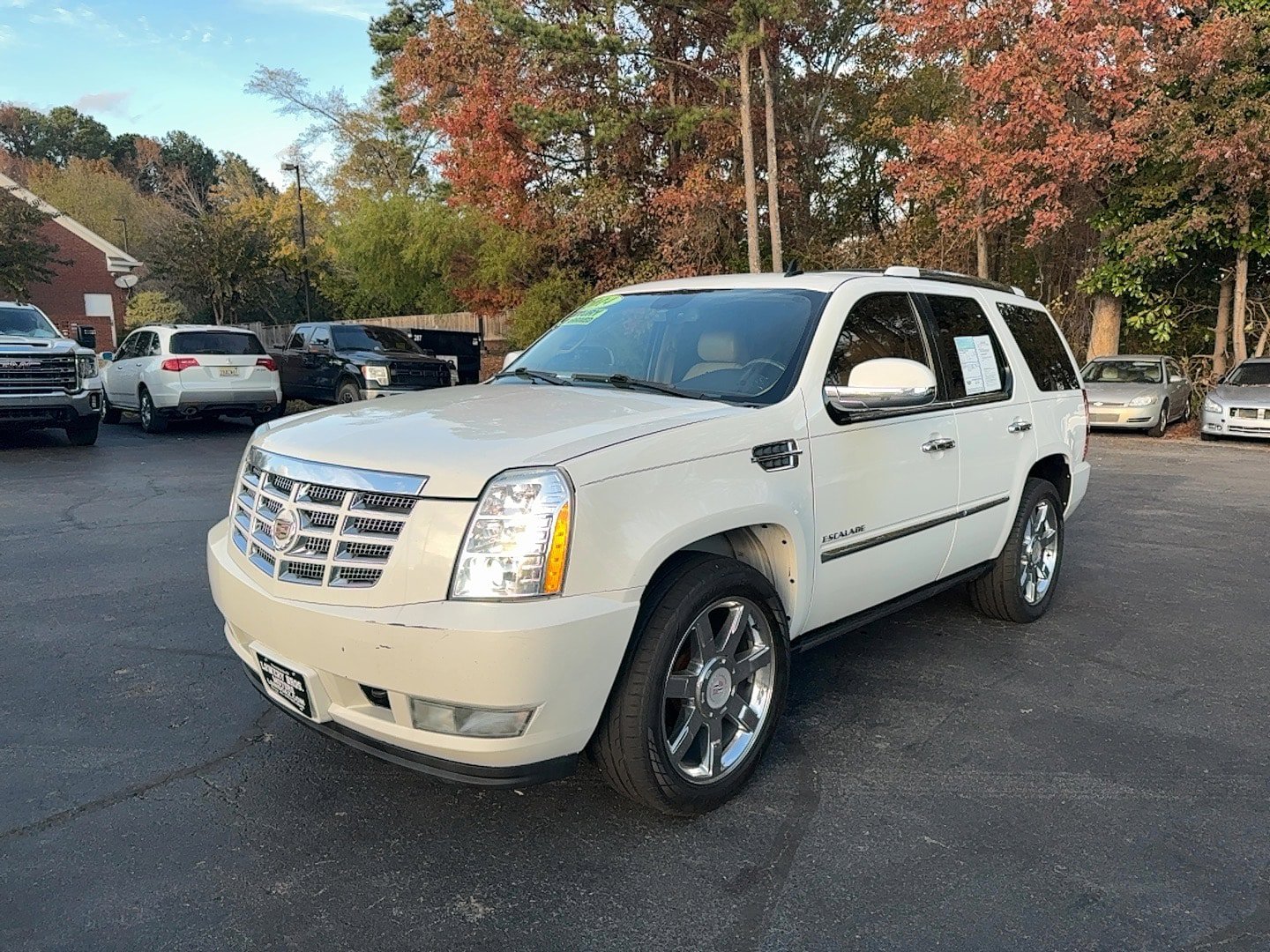 Used 2014 Cadillac Escalade Luxury image 1