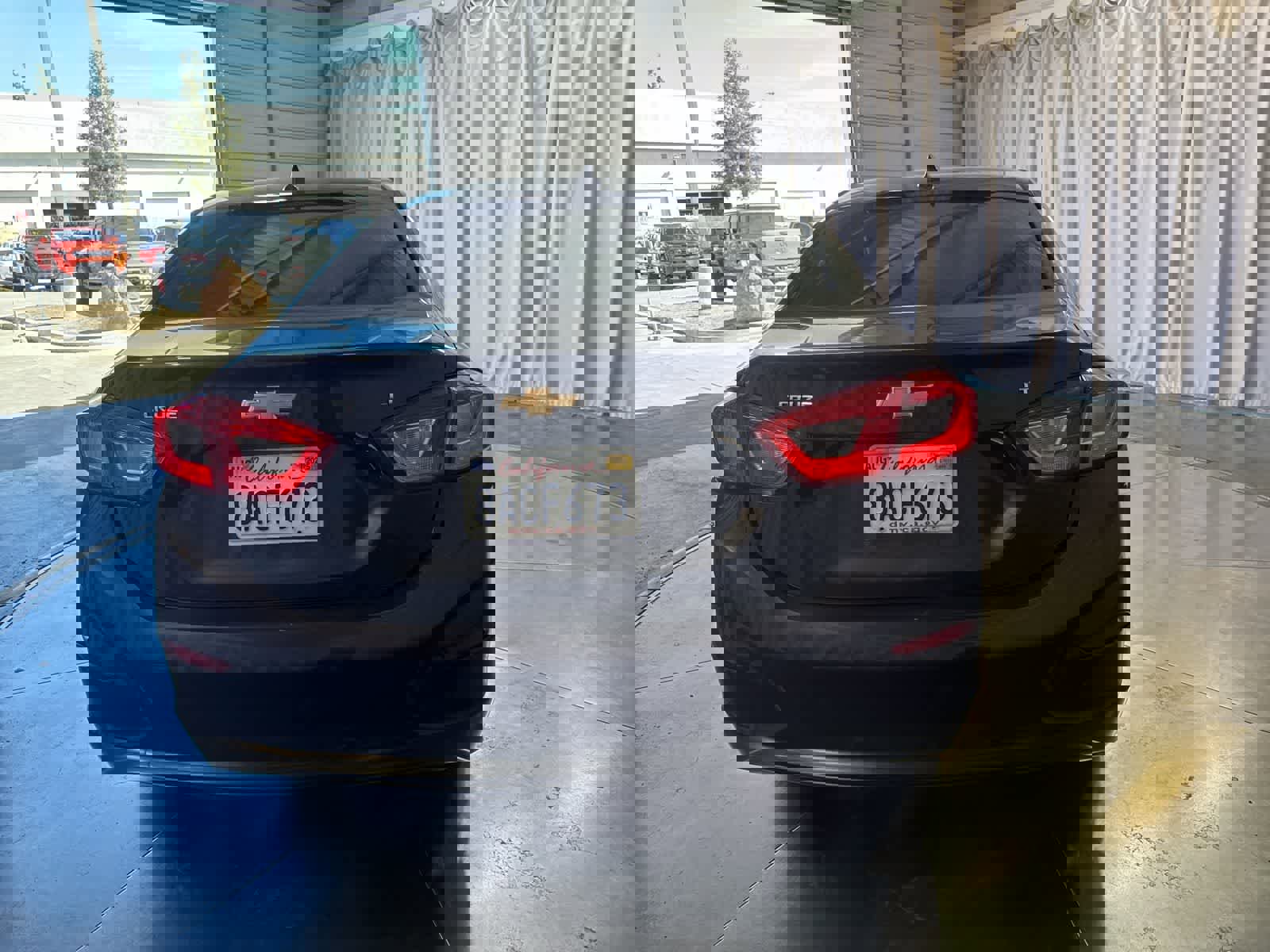 Used 2017 Chevrolet Cruze LT w/ Convenience Package image 6