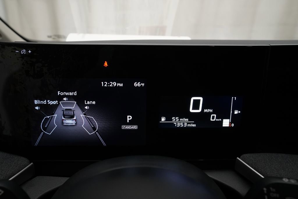 Used 2025 Nissan Kicks SV image 2