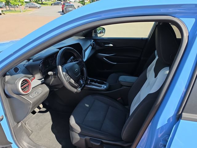 Used 2024 Chevrolet Trax RS FWD image 9