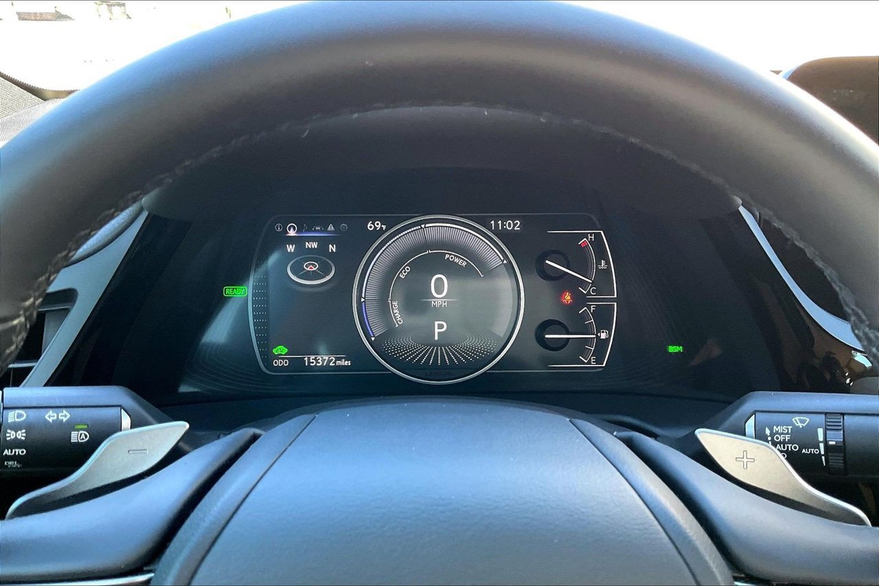Used 2025 Lexus ES 300h w/ Premium Package FWD image 10