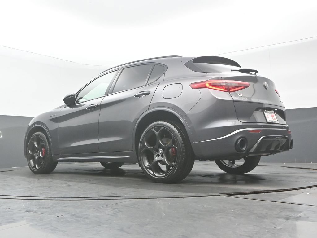 Used 2022 Alfa Romeo Stelvio Veloce AWD/4WD image 31